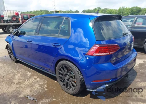 2018 Volkswagen Golf z USA, uszkodzony, nr VIN WVWVF7AU9JW246641